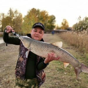 Трофейная рыбалка осенью. Пашков Роман, белый Амур 10кг