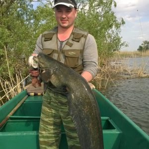 Рыбалка на сома весной. Абясов Ренат сом 8кг. Остров Колочный Астрахань