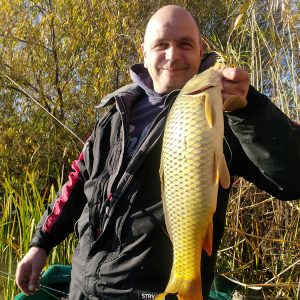 Трофейная рыбалка на сазана. Чецкий Алексей, сазан 5кг (27.10.20, на червя). Остров Колочный